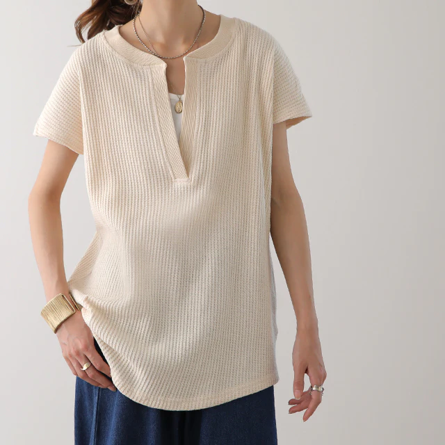 深め「キーネック」 ワッフルT ゆったり トップス カットソー レディース フレンチスリーブ Tシャツ ティーシャツ ワッフル サーマル Vネック 半袖 レイヤード ノースリーブ 大きいサイズ 体型カバー 黒 白 ブルー カットソー 春 夏 HUG.U メール便 - Image 26