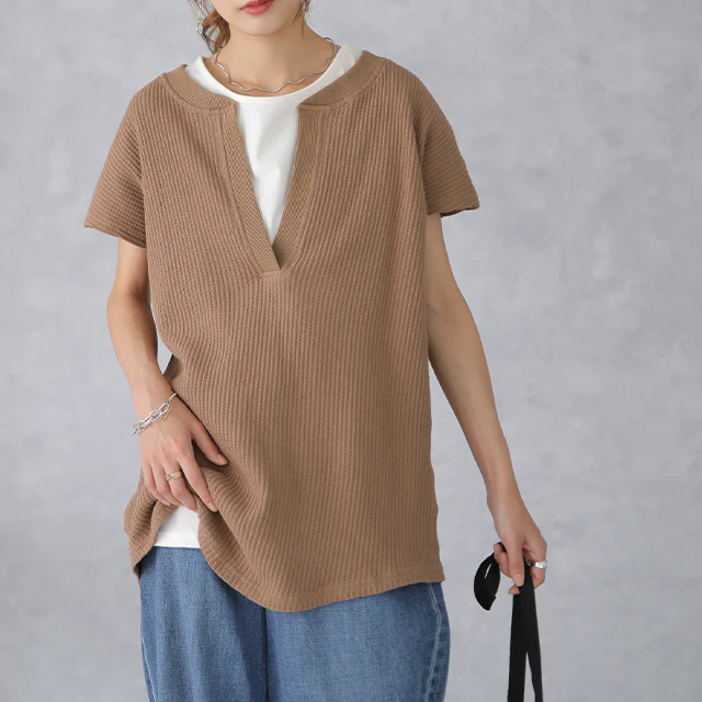 深め「キーネック」 ワッフルT ゆったり トップス カットソー レディース フレンチスリーブ Tシャツ ティーシャツ ワッフル サーマル Vネック 半袖 レイヤード ノースリーブ 大きいサイズ 体型カバー 黒 白 ブルー カットソー 春 夏 HUG.U メール便 - Image 28