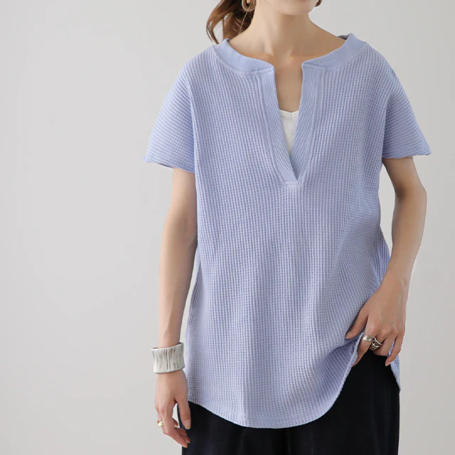 深め「キーネック」 ワッフルT ゆったり トップス カットソー レディース フレンチスリーブ Tシャツ ティーシャツ ワッフル サーマル Vネック 半袖 レイヤード ノースリーブ 大きいサイズ 体型カバー 黒 白 ブルー カットソー 春 夏 HUG.U メール便 - Image 30