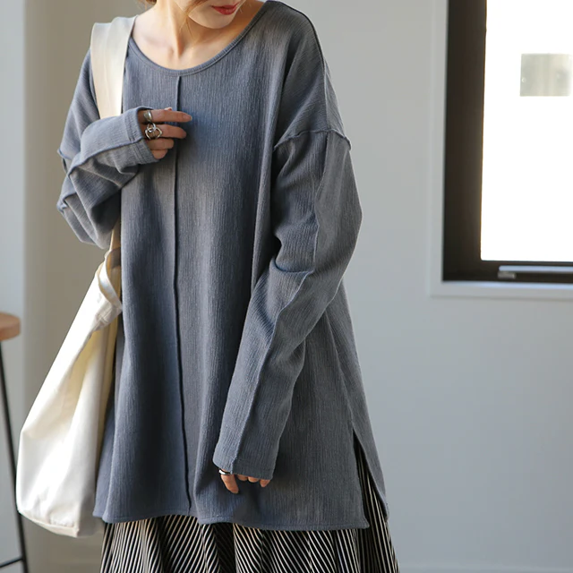 ニュアンス。柔らか「しぼ感」2way カットソー トップス レディース ロンT Tシャツ ロングTシャツ レイヤード スリット 無地 長袖 大きいサイズ リブ 丸首 Uネック 体型カバー 黒 白 緑 春 夏 楊柳 センターライン パイピング 重ね着 HUG.U メール便 - Image 30