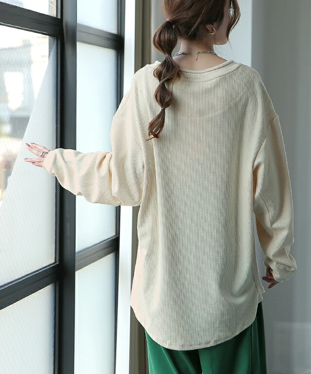【江口のりこさん着用】 「ルーズな着心地」 ゆったり カットソー 柔らか ヘンリーネック Tシャツ トップス レディース ロンT ロングTシャツ ロング レイヤード リブ 無地 長袖 丸首 Uネック 体型カバー 黒 白 春 夏 ボタン トレーナー 重ね着 HUG.U - Image 24