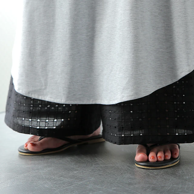綿 100% 「もう手放せない 裾パンツ ペチパンツ レディース パンツ ペチコート ボトムス インナー レイヤード 重ね着 レース ズボン ロング 体型カバー ゴム ワイド チェック レイヤードパンツ 涼しい 黒 白 大きいサイズ 春 夏 ワイドパンツ HUG.U メール便 - Image 26