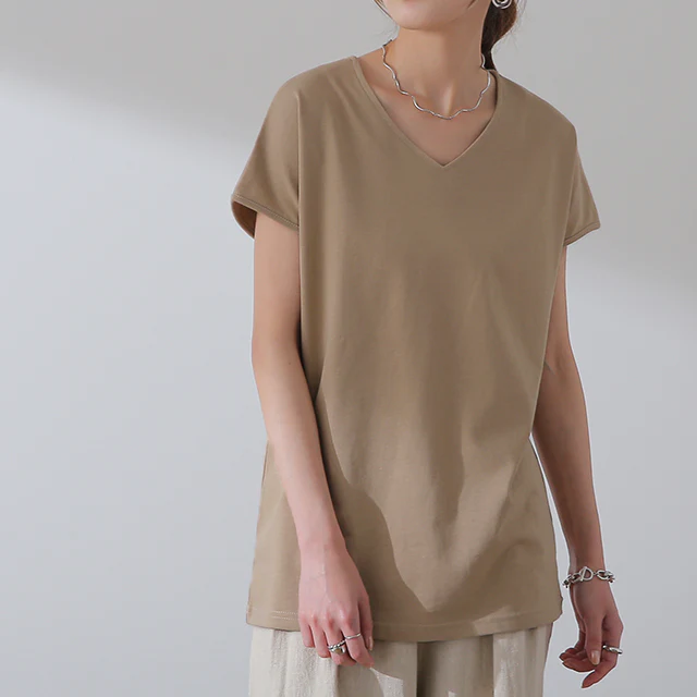 Tシャツ 「ピタッとしない。サラッと快適」フレンチ Vネック レディース フレンチスリーブ トップス フレンチ 半袖 二の腕カバー 大きいサイズ 体型カバー ゆったり 二の腕カバー インナー きれいめ お尻が隠れる 黒 春 夏 HUG.U メール便 - Image 30