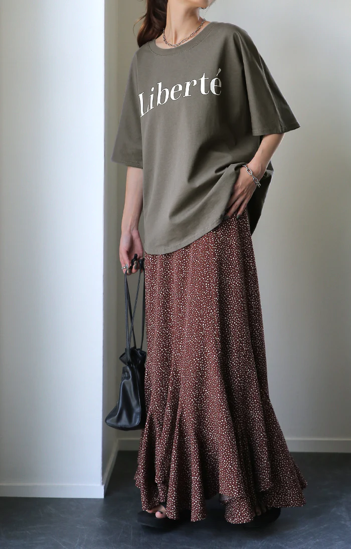 ロゴ Tシャツ 求めてた きれいめ 半袖 レディース ロゴT ■一部7月上旬入荷 オーバーサイズ 体型カバー ドルマン ビッグ プリント 二の腕カバー 綺麗目 大人 ドロップショルダー カットソー ゆったり 白 黒 大きいサイズ 春 夏 HUG.U メール便 - Image 10