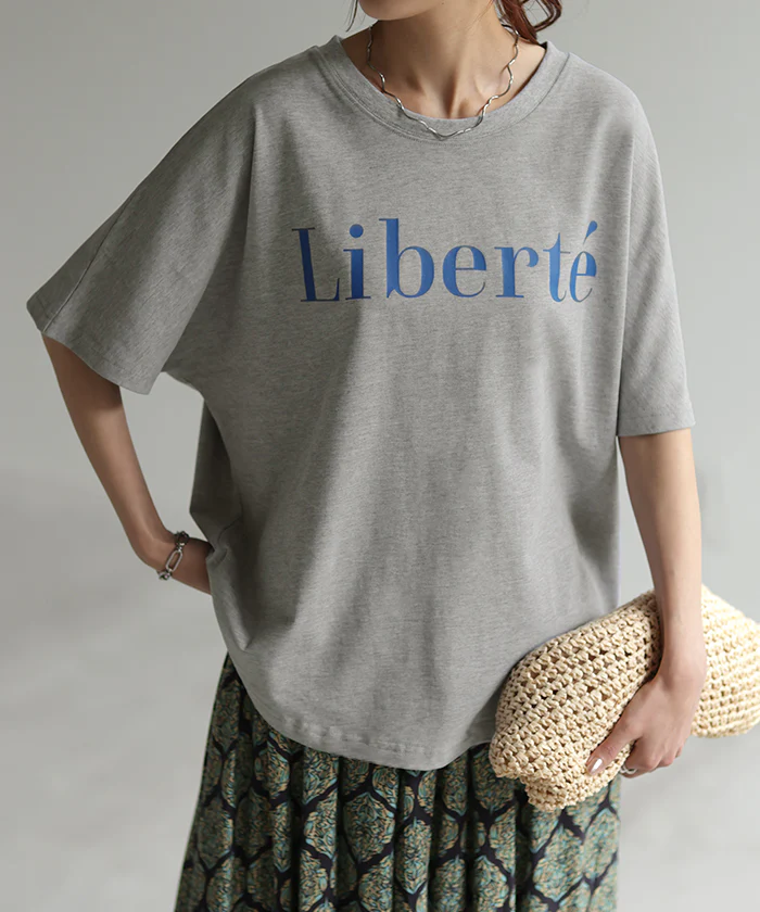 ロゴ Tシャツ 求めてた きれいめ 半袖 レディース ロゴT ■一部7月上旬入荷 オーバーサイズ 体型カバー ドルマン ビッグ プリント 二の腕カバー 綺麗目 大人 ドロップショルダー カットソー ゆったり 白 黒 大きいサイズ 春 夏 HUG.U メール便 - Image 35