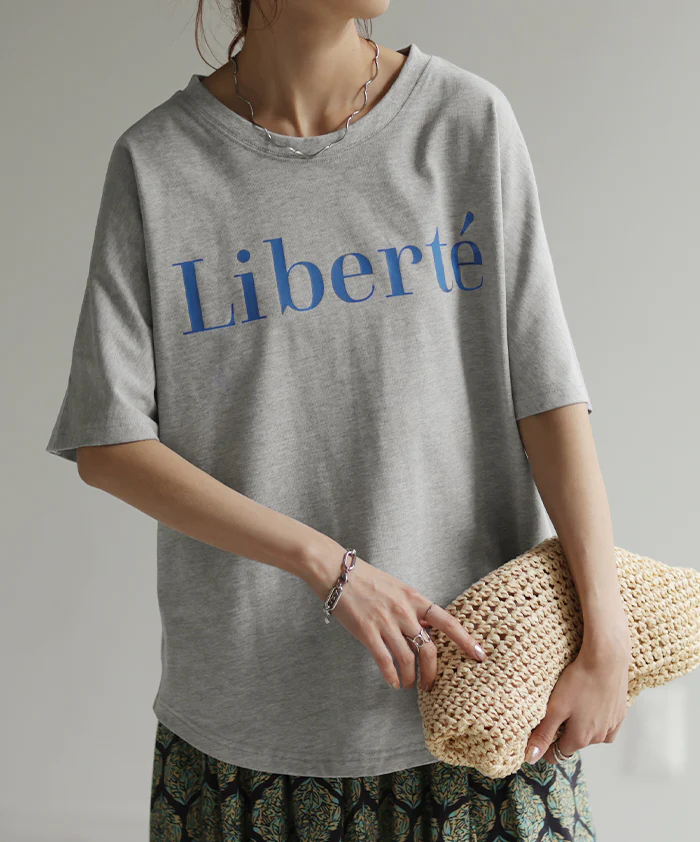 ロゴ Tシャツ 求めてた きれいめ 半袖 レディース ロゴT ■一部7月上旬入荷 オーバーサイズ 体型カバー ドルマン ビッグ プリント 二の腕カバー 綺麗目 大人 ドロップショルダー カットソー ゆったり 白 黒 大きいサイズ 春 夏 HUG.U メール便 - Image 6
