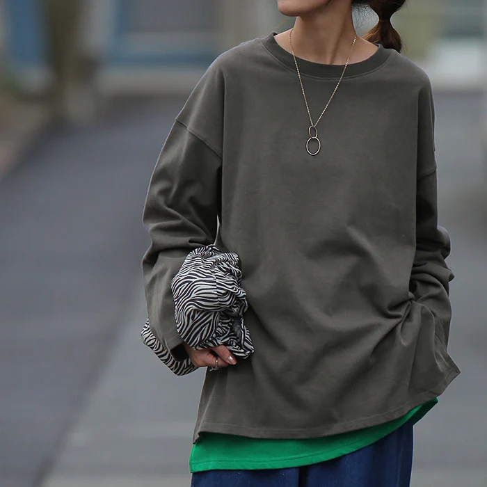 普通じゃない「桃生地。」ロンＴ 綿100％ オーバーサイズ レディース カットソー ロンT 長袖 Tシャツ ロング チュニック レイヤード Uネック 無地 スリット ボックス 大きいサイズ ゆったり 体型カバー お尻が隠れる グリーン 黒 白 春 夏 HUG.U メール便 - Image 29
